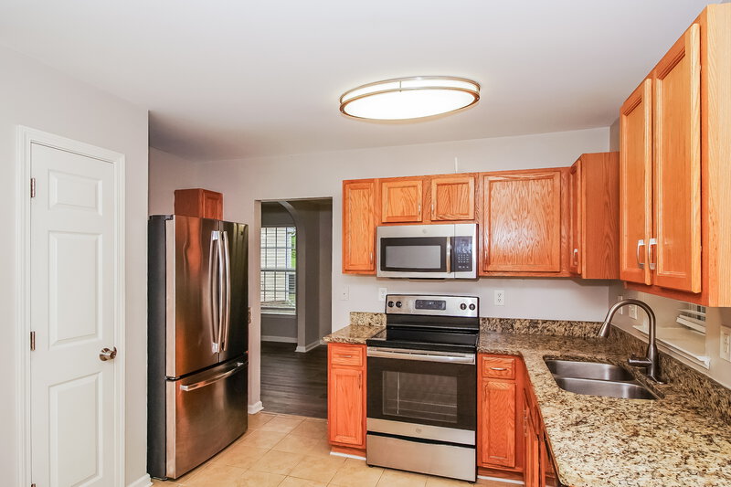 1,825/Mo, 7000 Indian Ridge Lane Charlotte, NC 28214 Kitchen View 2