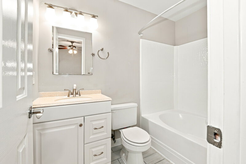 2,000/Mo, 4706 Capstone Drive Monroe, NC 28110 Primary Bathroom View