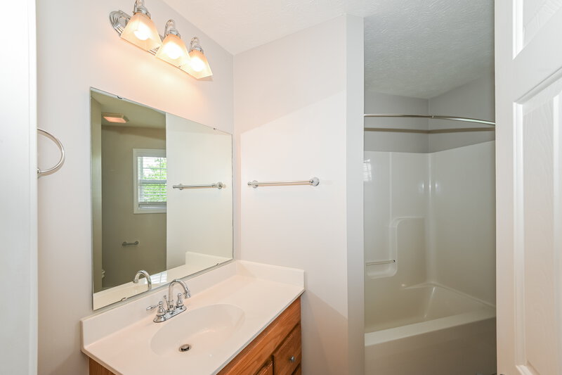 0/Mo, 634 Loch Lomond Cir Concord, NC 28025 Bathroom View