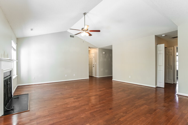 2,050/Mo, 9225 Merlot Ln Charlotte, NC 28269 Living Room View