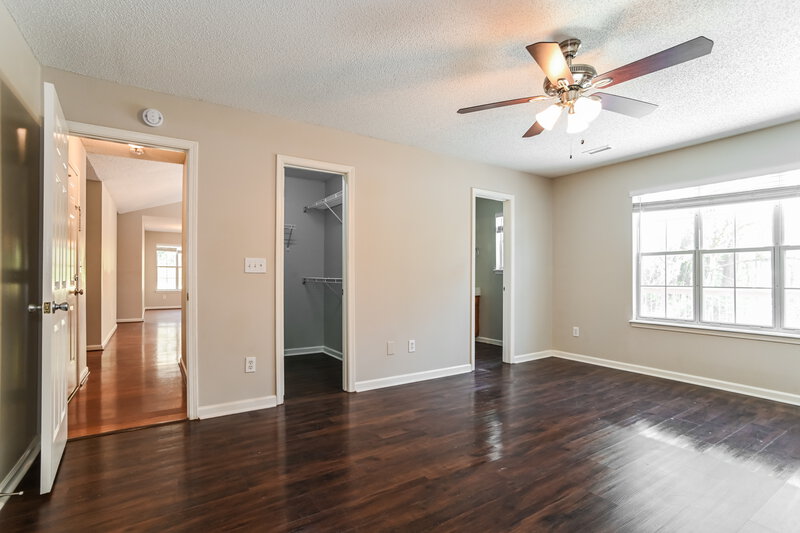 2,050/Mo, 9225 Merlot Ln Charlotte, NC 28269 Main Bedroom View 2