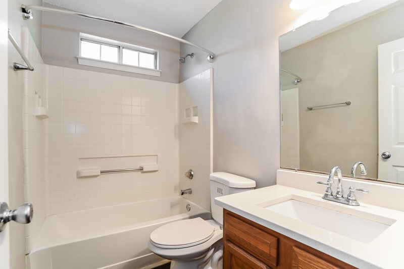 2,050/Mo, 9225 Merlot Ln Charlotte, NC 28269 Bathroom View