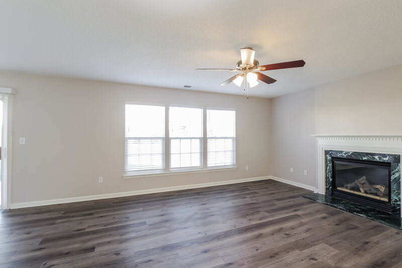 2,135/Mo, 2000 Chapel Creek Road Concord, NC 28025 Living Room View 4