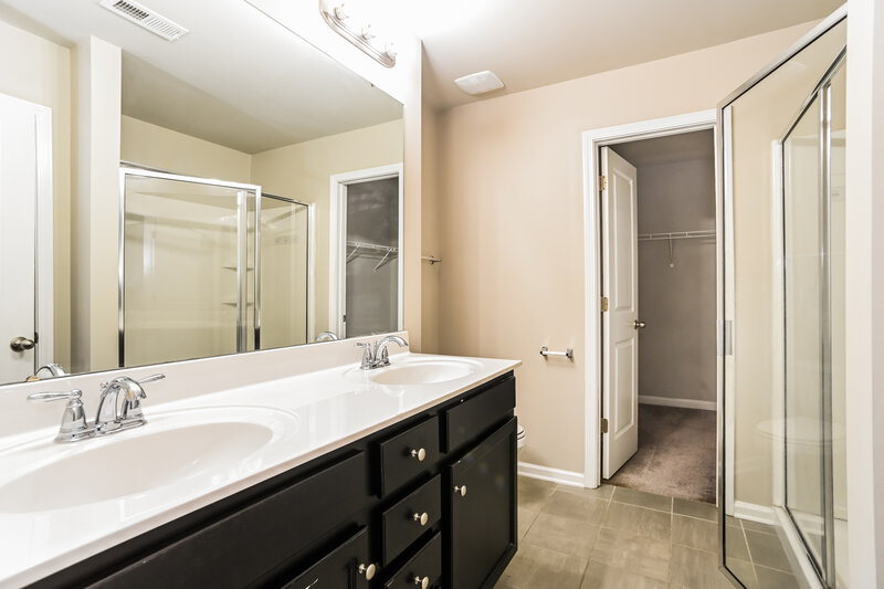 2,055/Mo, 9239 Treyburn Drive Charlotte, NC 28216 Main Bathroom View