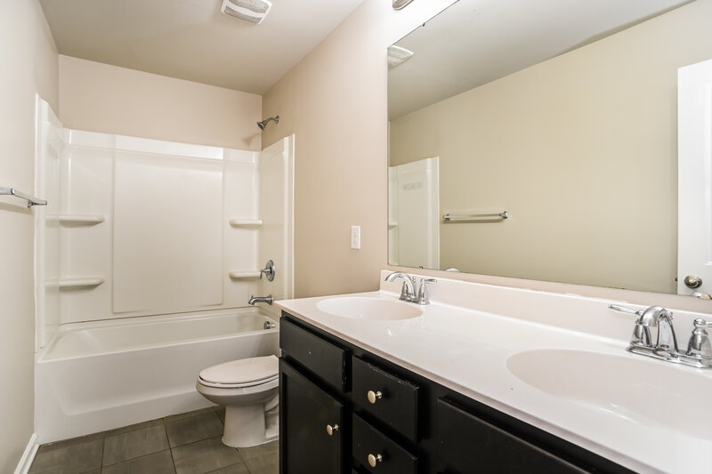 2,055/Mo, 9239 Treyburn Drive Charlotte, NC 28216 Bathroom View