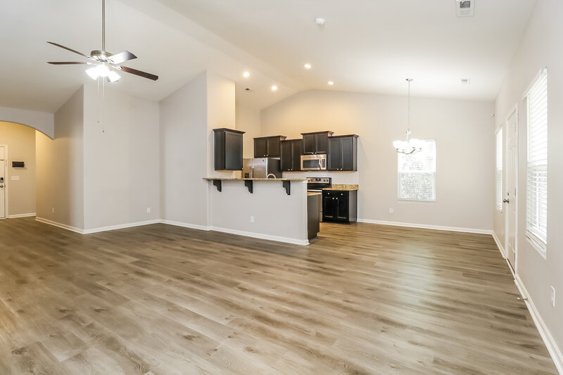 1,785/Mo, 2521 Meadow Crossing Drive Dallas, NC 28034 Living Room View