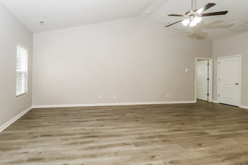 1,785/Mo, 2521 Meadow Crossing Drive Dallas, NC 28034 Living Room View 2