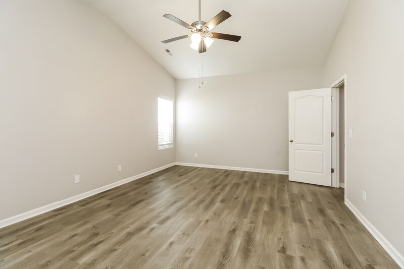 1,785/Mo, 2521 Meadow Crossing Drive Dallas, NC 28034 Main Bedroom View 2