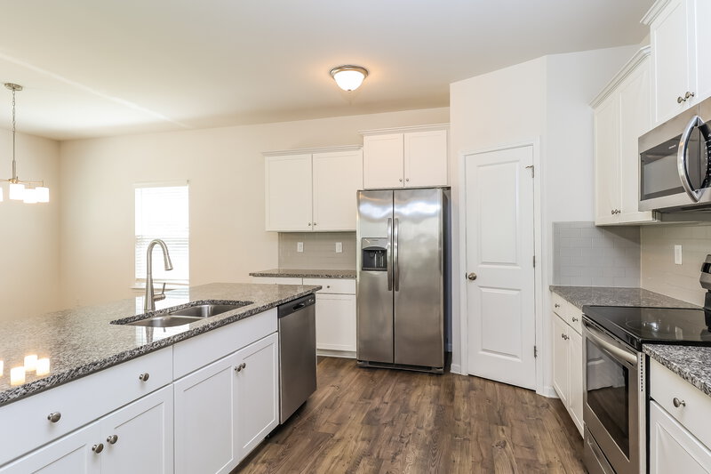 2,480/Mo, 4326 Drifter Drive Charlotte, NC 28227 Kitchen View 2