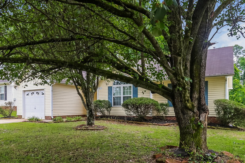 0/Mo, 7229 Kavan Hunter Drive Charlotte, NC 28214 Front View