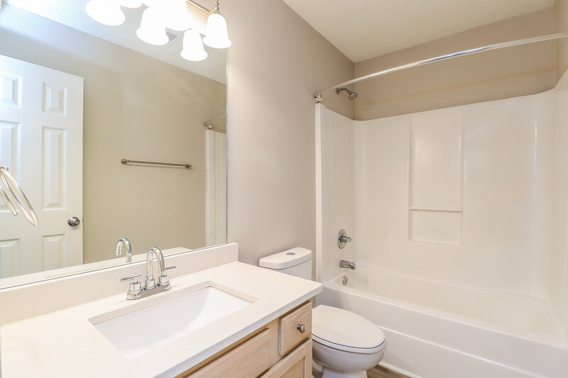 0/Mo, 7229 Kavan Hunter Drive Charlotte, NC 28214 Bathroom View
