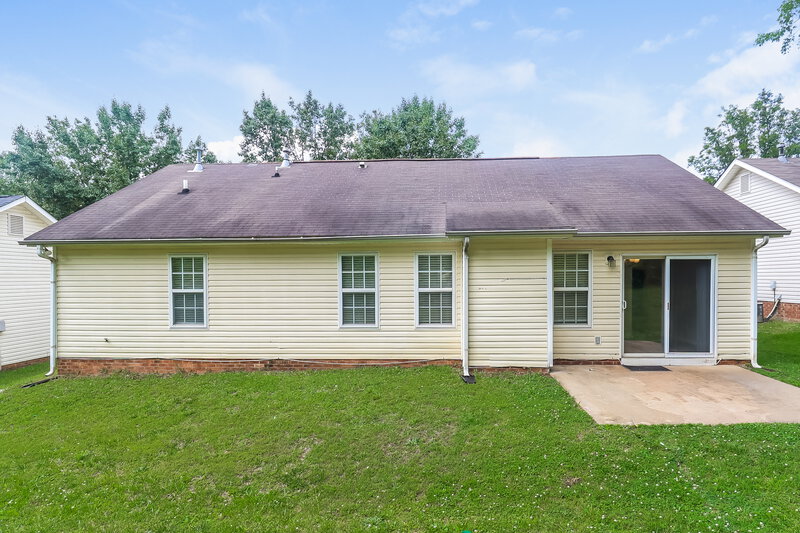 0/Mo, 7229 Kavan Hunter Drive Charlotte, NC 28214 Rear View