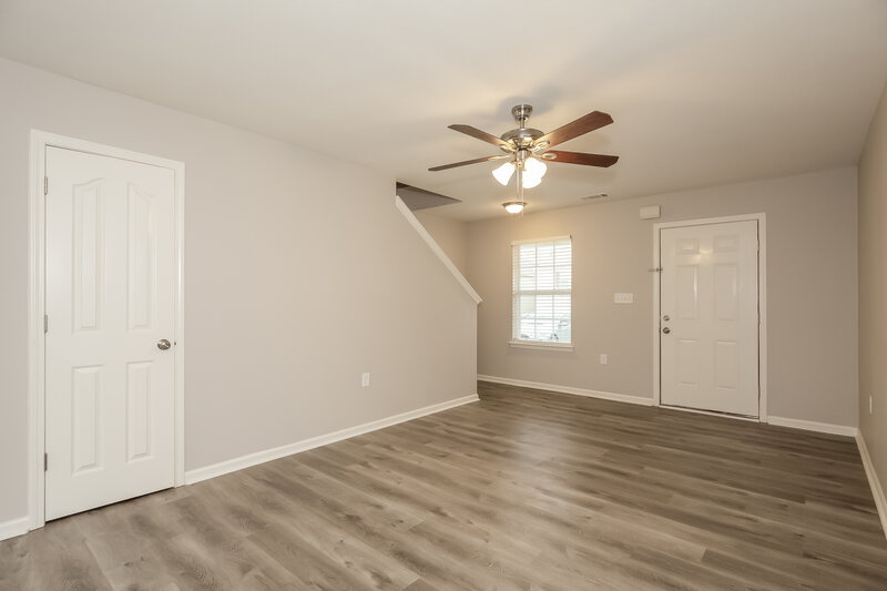 2,040/Mo, 4234 Grant Martin Dr Charlotte, NC 28208 Living Room View 2