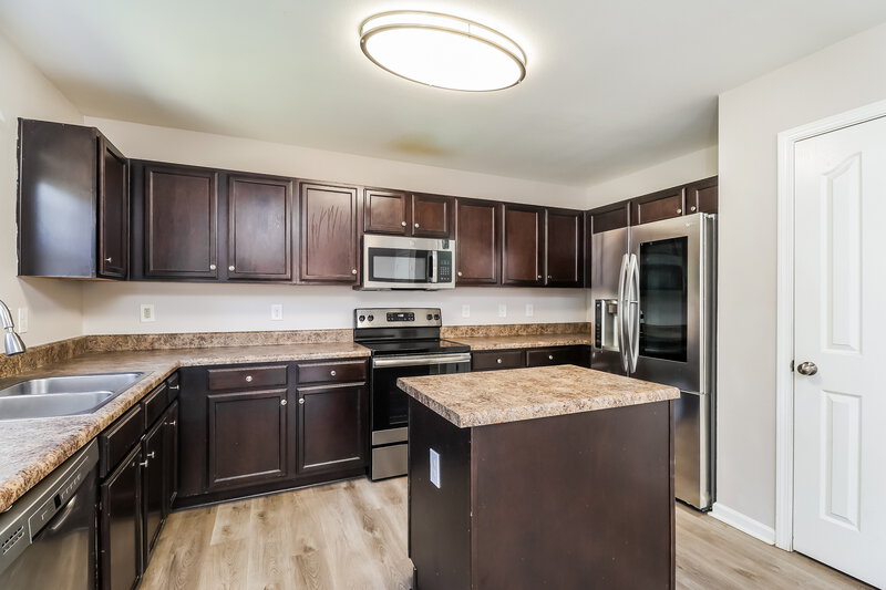 2,135/Mo, 4234 Grant Martin Dr Charlotte, NC 28208 Kitchen View