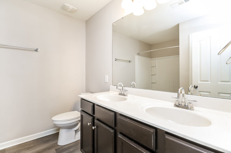2,135/Mo, 4234 Grant Martin Dr Charlotte, NC 28208 Bathroom View 2