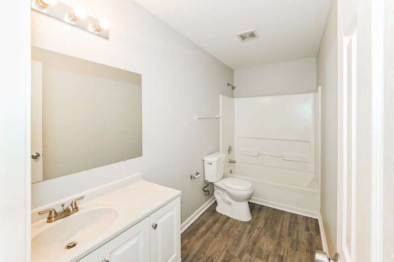 1,975/Mo, 8817 Oak Drive NE Charlotte, NC 28269 Bathroom View
