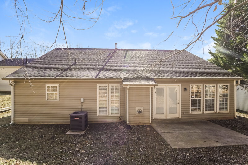 1,940/Mo, 5909 Lawnmeadow Drive Charlotte, NC 28216 Rear View