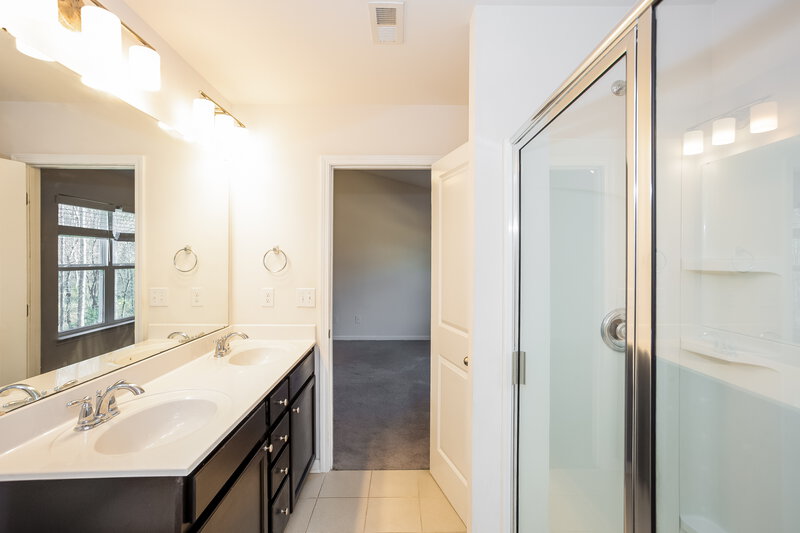 2,160/Mo, 4319 Drifter Drive Charlotte, NC 28227 Bathroom View