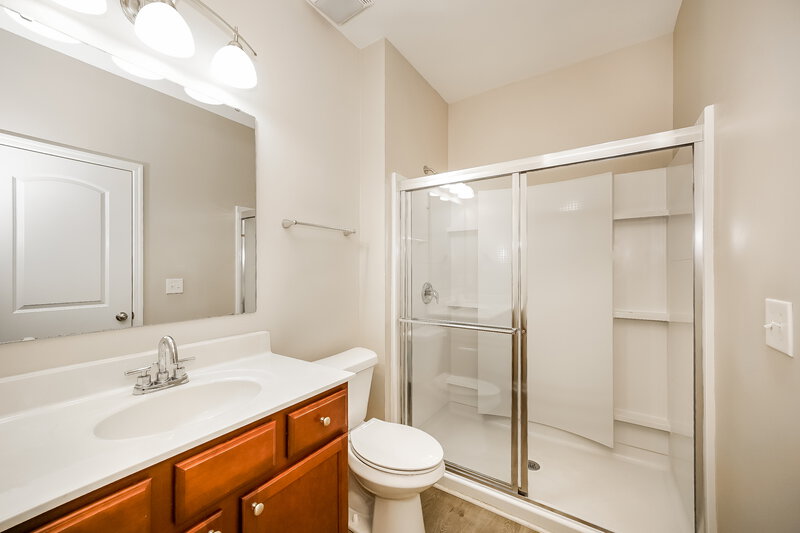 1,845/Mo, 257 Ranlo Avenue Gastonia, NC 28054 Main Bathroom View