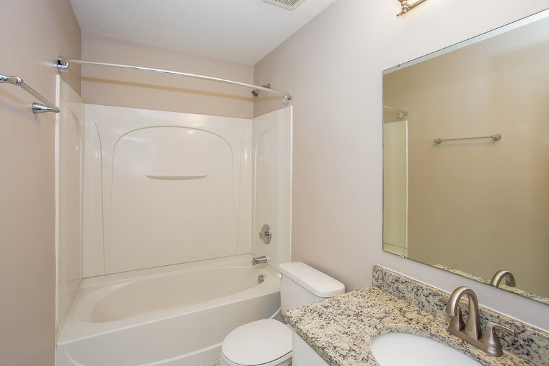 1,860/Mo, 11804 Kilrush Drive Charlotte, NC 28214 Main Bathroom View 2
