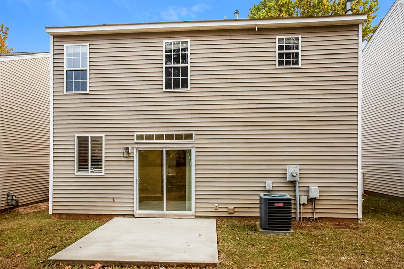 1,770/Mo, 2642 Oasis Lane Charlotte, NC 28214 Rear View