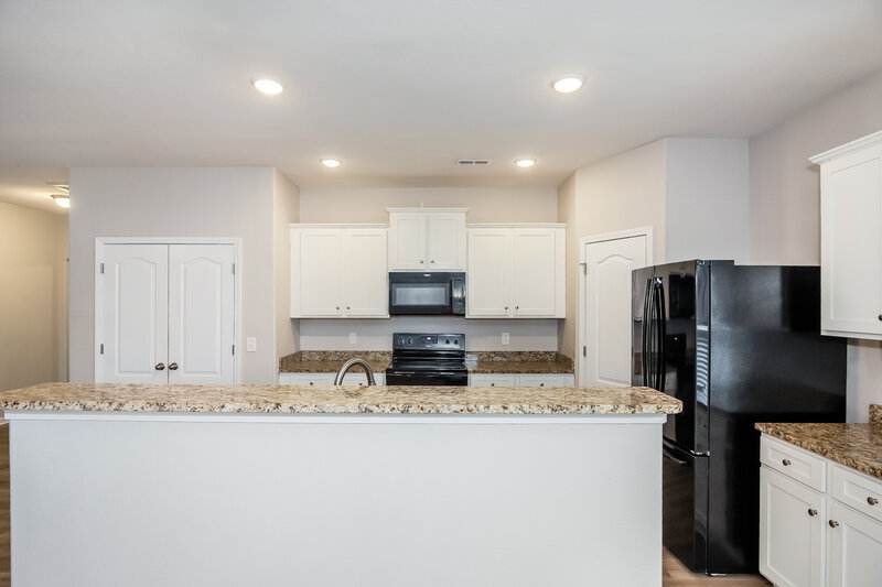 2,115/Mo, 6126 Loy Court Charlotte, NC 28214 Kitchen View 2