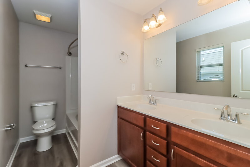 1,885/Mo, 1341 Haestad Ct Concord, NC 28025 Main Bathroom View