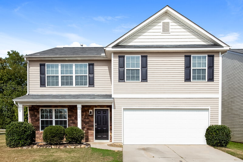 2,105/Mo, 1700 Eastway Drive Dallas, NC 28034 External View