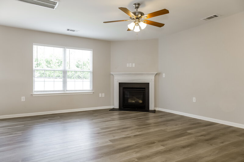 2,105/Mo, 1700 Eastway Drive Dallas, NC 28034 Living Room View