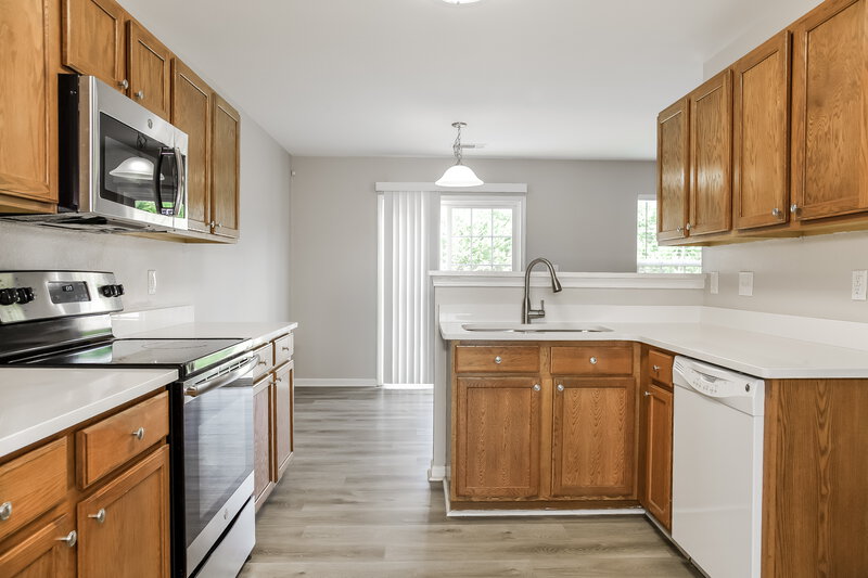 2,105/Mo, 1700 Eastway Drive Dallas, NC 28034 Kitchen View