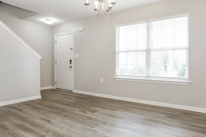 2,105/Mo, 1700 Eastway Drive Dallas, NC 28034 Sitting Room View