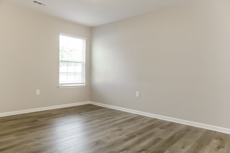 2,105/Mo, 1700 Eastway Drive Dallas, NC 28034 Bedroom View 2