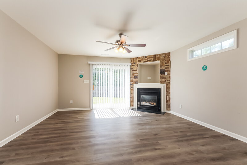 1,950/Mo, 10341 Hugue Way Charlotte, NC 28214 Living Room View 2