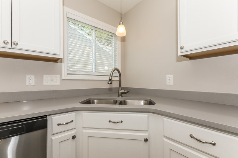 1,950/Mo, 10341 Hugue Way Charlotte, NC 28214 Kitchen View 4
