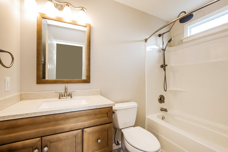 2,330/Mo, 4006 Quail Hollow Ct Indian Trail, NC 28079 Main Bathroom View