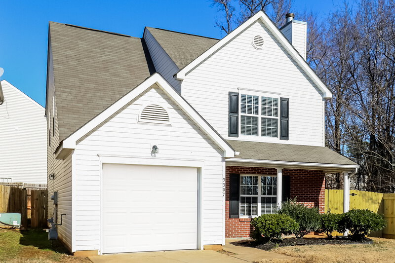 1,895/Mo, 3307 Reid Brook Ln Charlotte, NC 28208 Front View