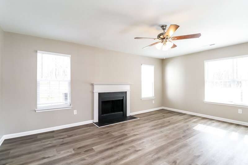 1,895/Mo, 3307 Reid Brook Ln Charlotte, NC 28208 Living Room View