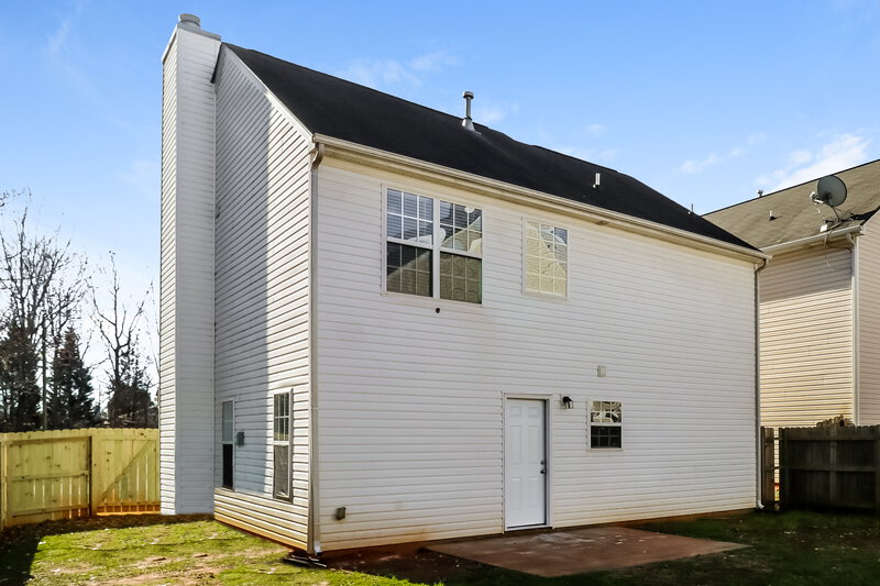 1,895/Mo, 3307 Reid Brook Ln Charlotte, NC 28208 Rear View 2
