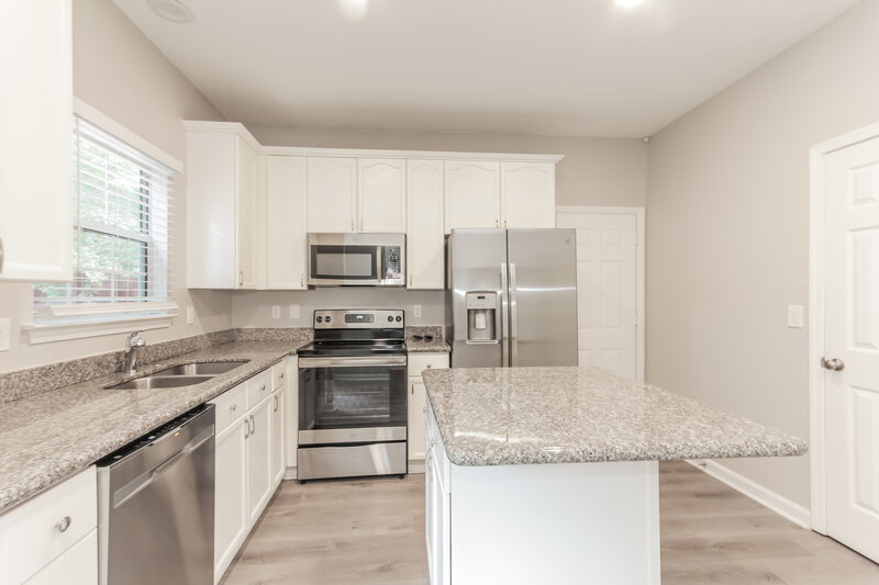 2,730/Mo, 7409 Bulle Rock Ct Charlotte, NC 28216 Kitchen View