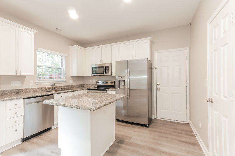 2,730/Mo, 7409 Bulle Rock Ct Charlotte, NC 28216 Kitchen View 2