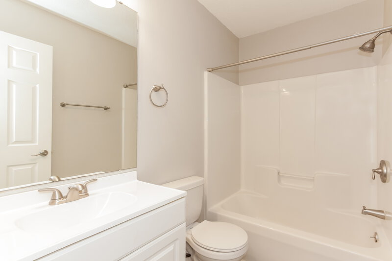 2,730/Mo, 7409 Bulle Rock Ct Charlotte, NC 28216 Bathroom View