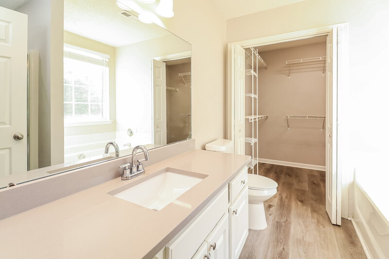 1,835/Mo, 3044 Hawick Commons Dr Concord, NC 28027 Main Bathroom View