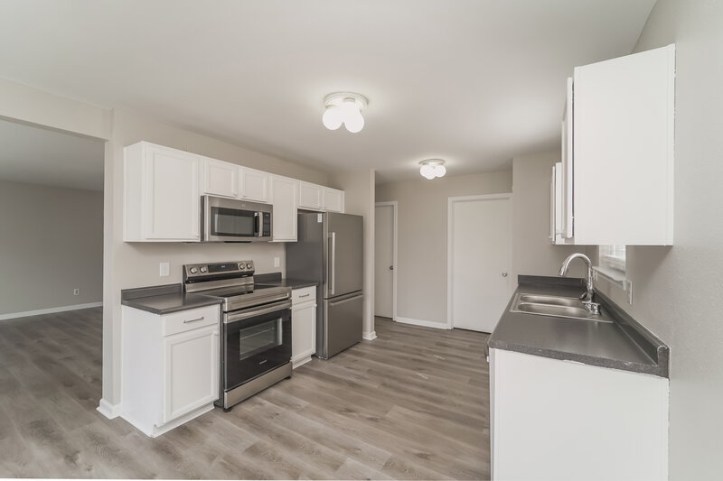 2,075/Mo, 822 Littleton Dr Concord, NC 28025 Kitchen View