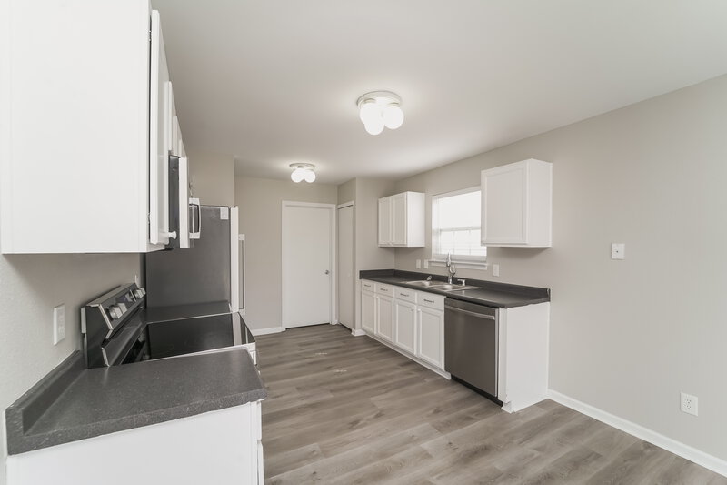 2,075/Mo, 822 Littleton Dr Concord, NC 28025 Kitchen View 2