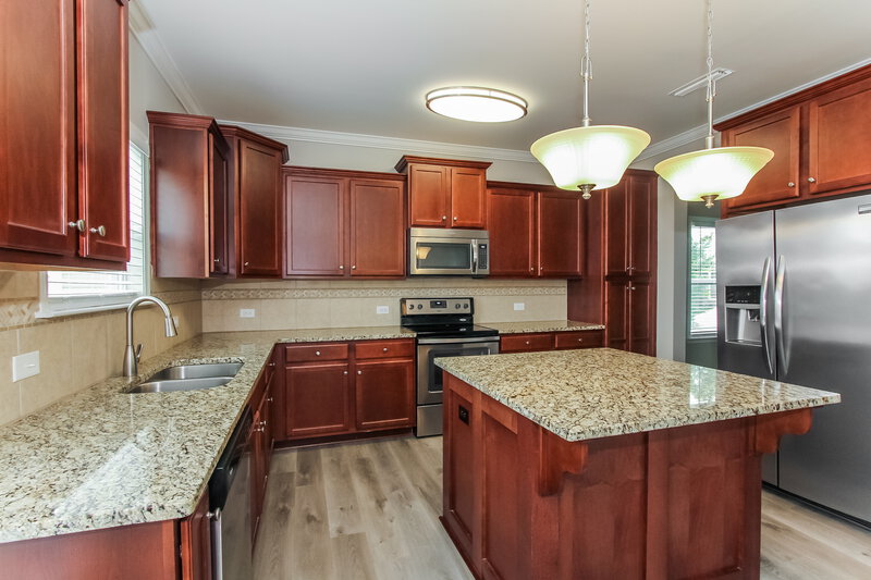 3,360/Mo, 10305 Snowbell Ct Charlotte, NC 28215 Kitchen View 2