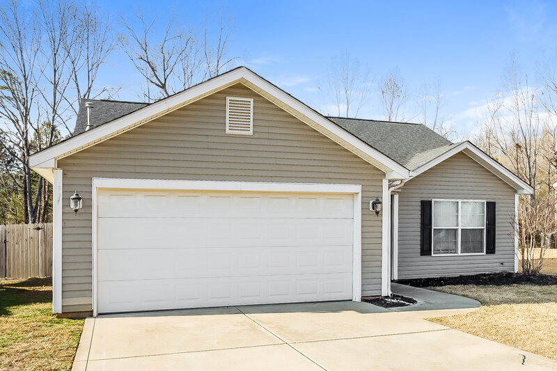 1,685/Mo, 4905 Aldersbrook Dr Monroe, NC 28110 Front View