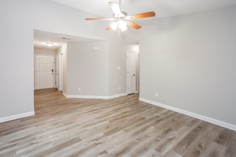 1,685/Mo, 4905 Aldersbrook Dr Monroe, NC 28110 Living Room View 2