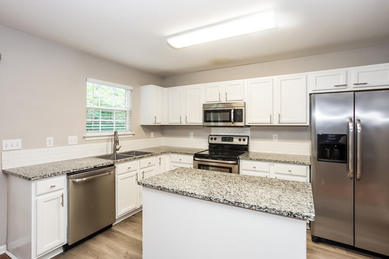 2,245/Mo, 8525 Emerald Fern Way Charlotte, NC 28214 Kitchen View 2