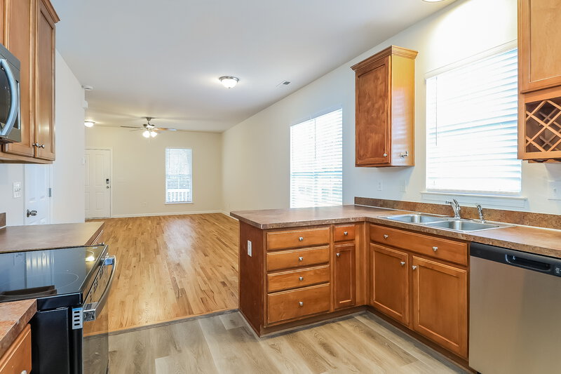 1,975/Mo, 7400 Gilead Rd Huntersville, NC 28078 Kitchen View 2