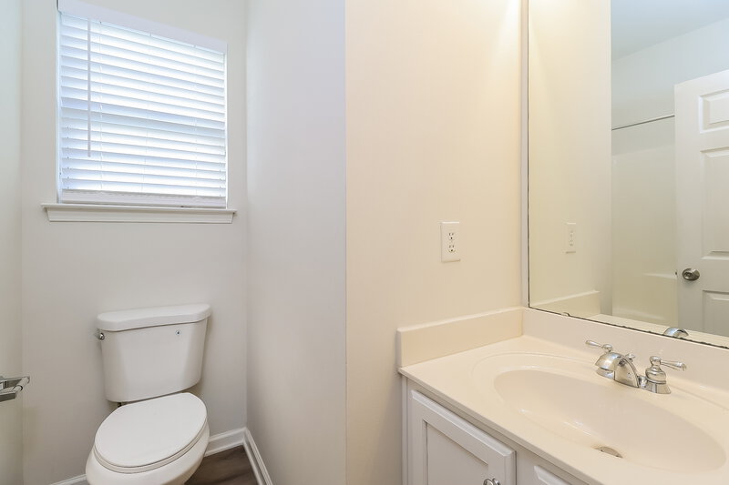 1,975/Mo, 7400 Gilead Rd Huntersville, NC 28078 Bathroom View